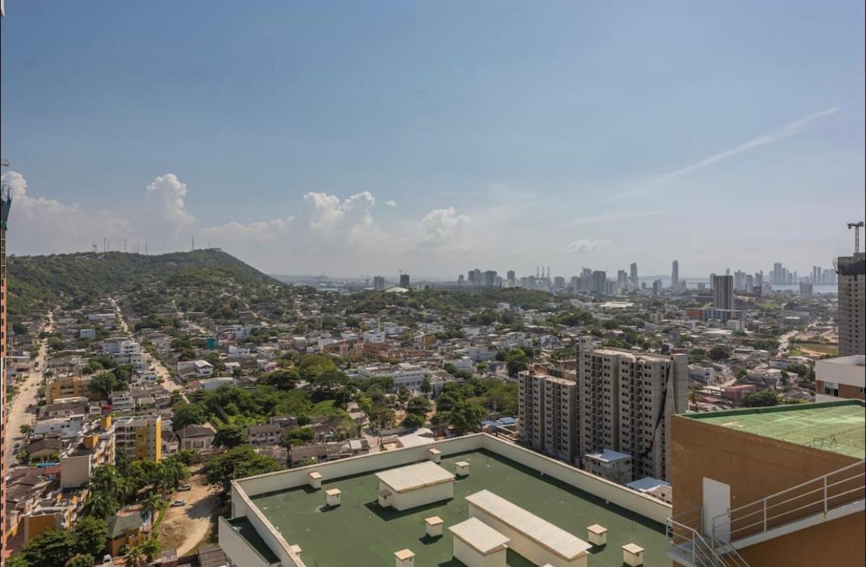 Espectacular Apartamento Con Excelente Vista Cabrero Marina Club Apartamento